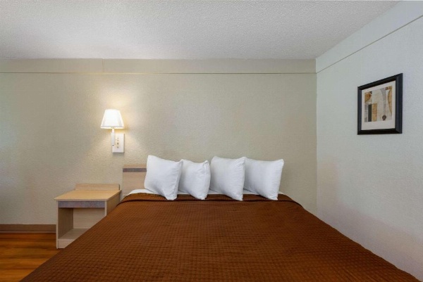 Travelodge by Wyndham Essington / Philadelphia Airport image 16