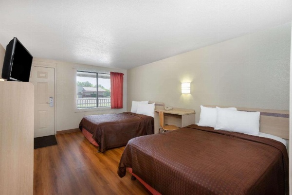 Travelodge by Wyndham Essington / Philadelphia Airport image 25